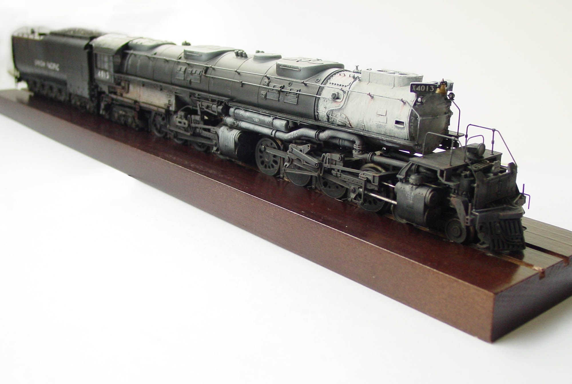 Mise en couleur hyperréaliste à l'aérographe loco BIG BOY